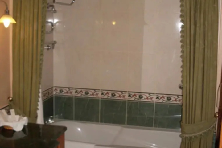 Room 5 of 21
