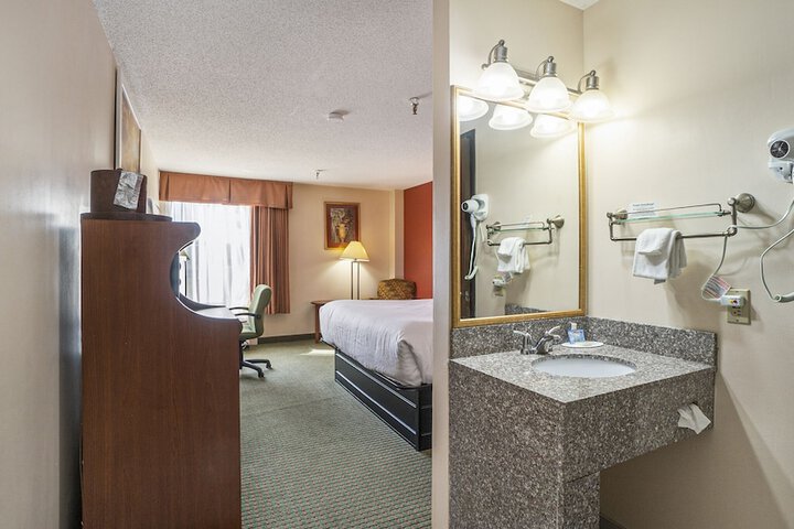 1 King Bed Mobility Accessible Bathtub with Grab Bars (3 of 16)