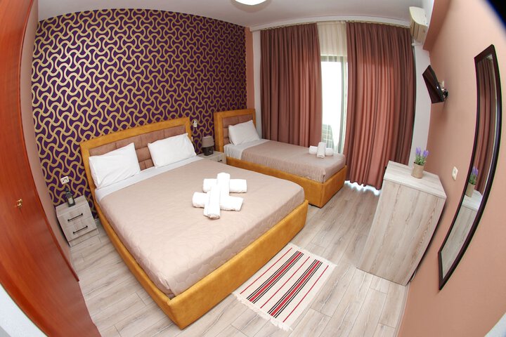 Room 12 of 86