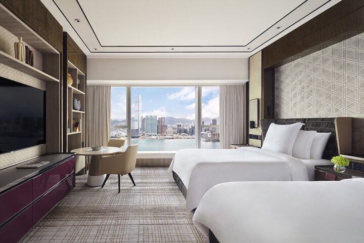 Room 15 of 111