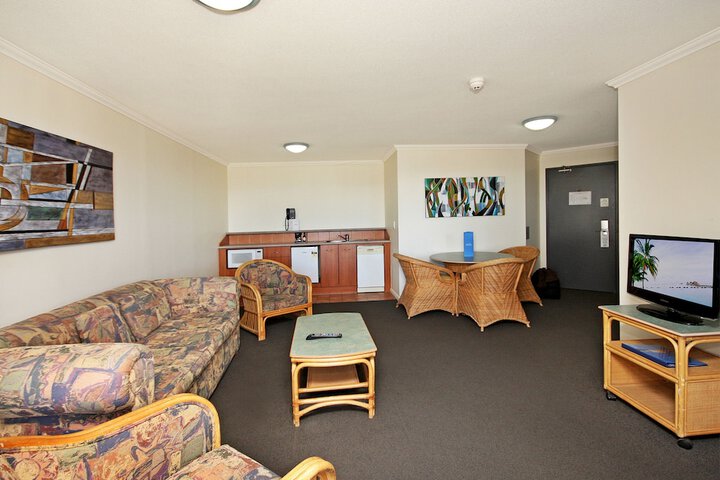 Room 10 of 127