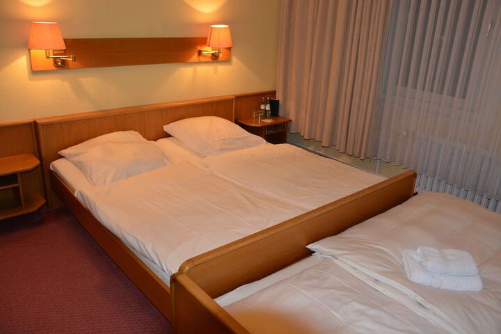 Room 4 of 30