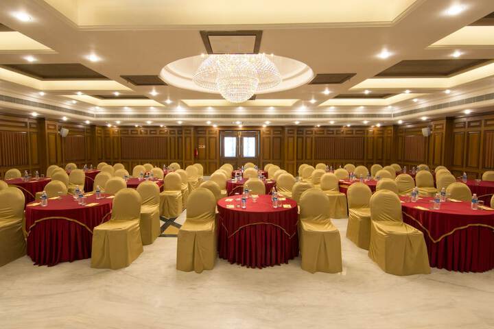 Ballroom/Hall 30 of 38