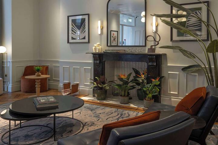 Entrance & Lobby