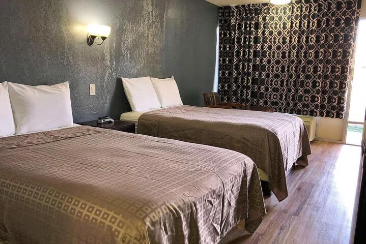 Classic 2 Double Beds (3 of 5)