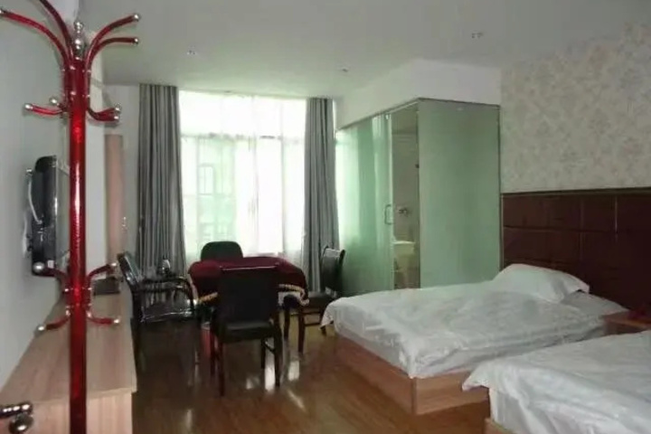 Room 7 of 13