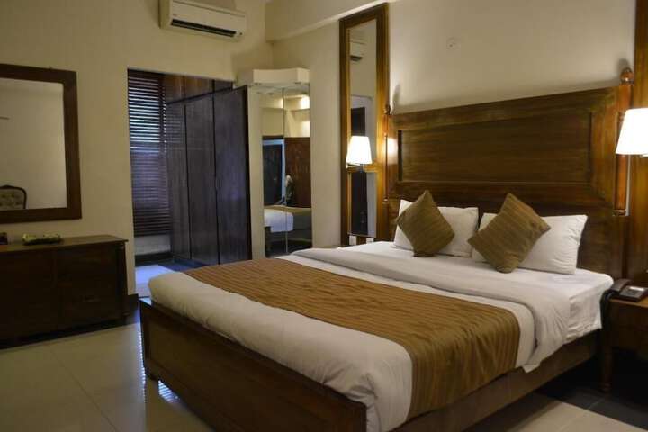 Room 13 of 15