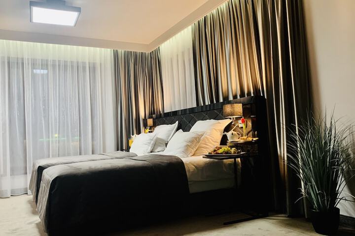 Room 7 of 32