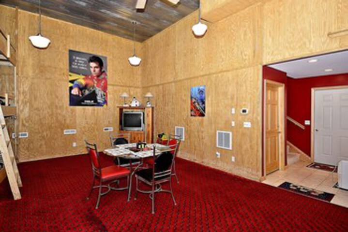 Room 6 of 44