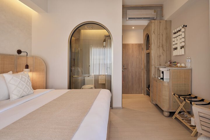 Room 26 of 54