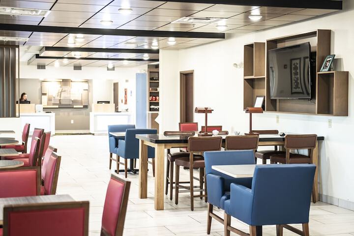 Breakfast/Coffee Service 58 of 73