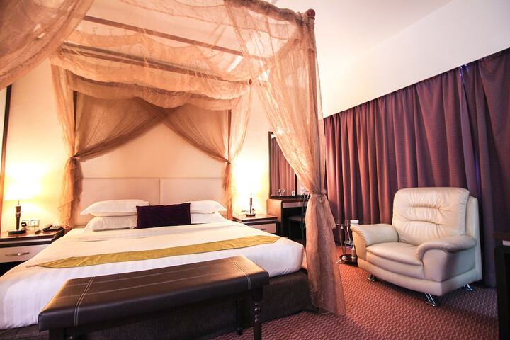 Room 21 of 44