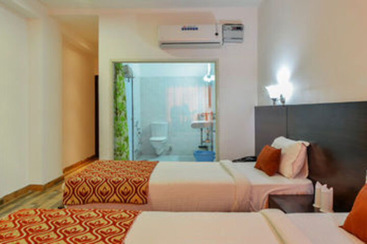 Room 12 of 35
