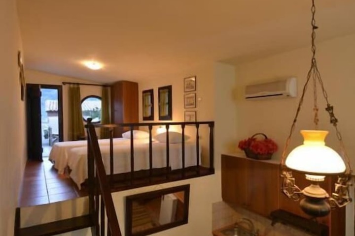 Room 10 of 29