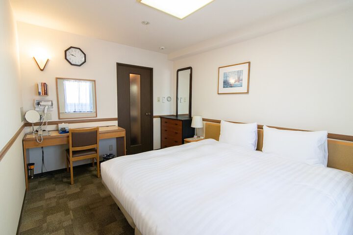 Room 4 of 35