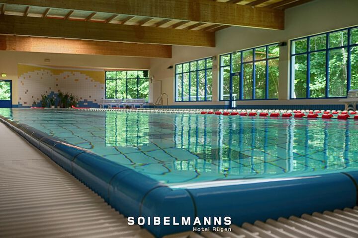 Pool 10 of 28