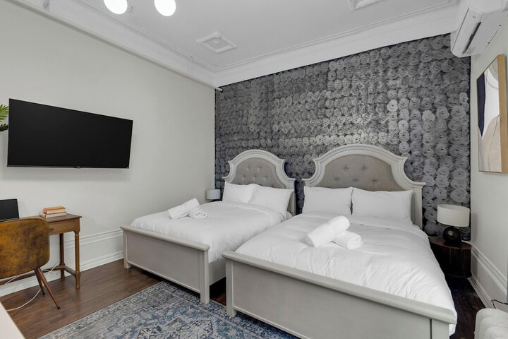 Room 40 of 174