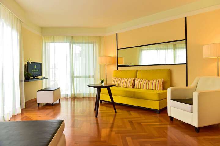 Room 49 of 250