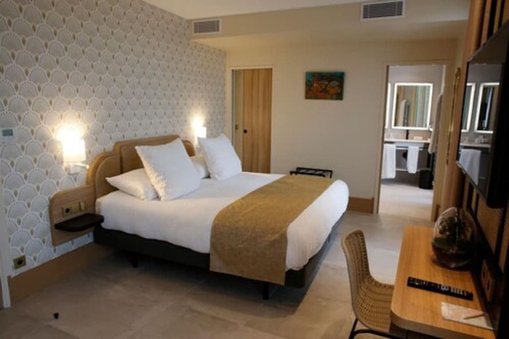 Room 35 of 135