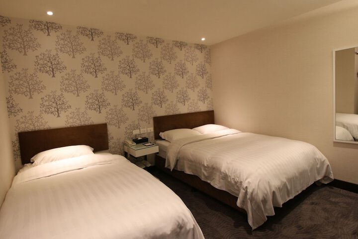 Room 15 of 65