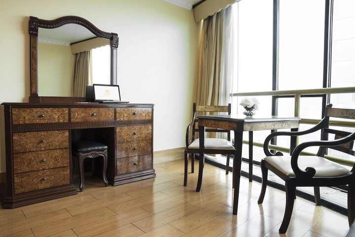 Room 4 of 60