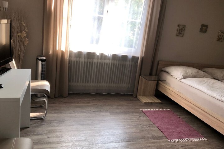 Room 5 of 13