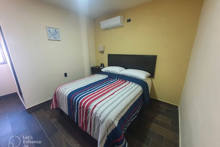 Room 7 of 140