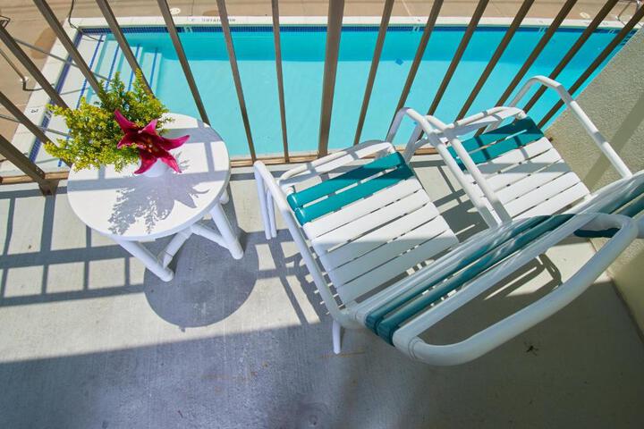 2 Double Beds Poolside (3 of 7)