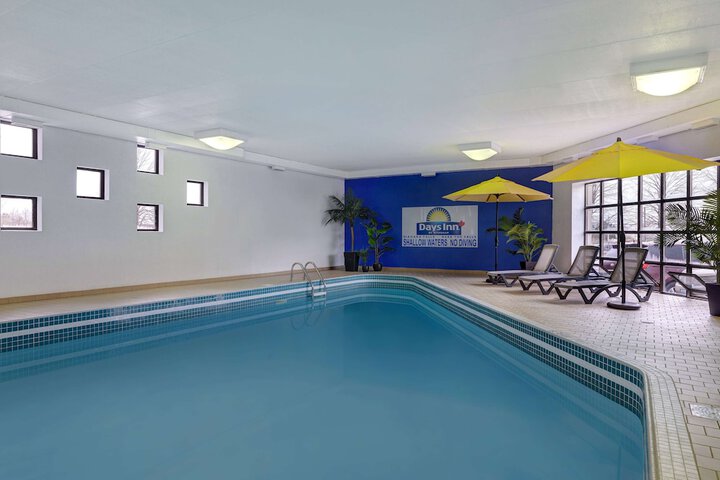 Hotel with Pool