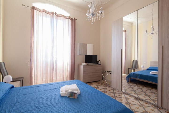 Room 2 of 17