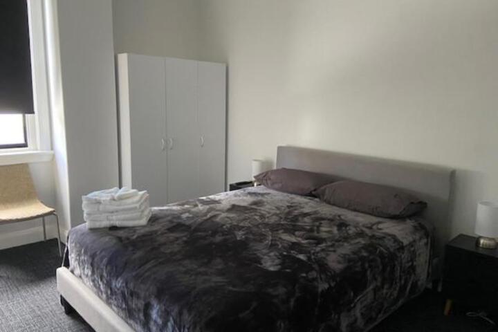 Commercial Hotel Parkes