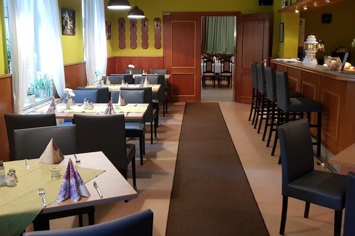 Dining 36 of 61