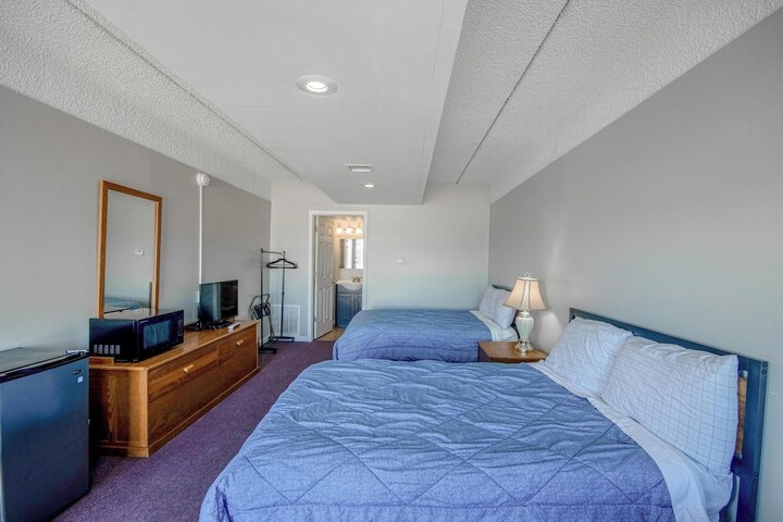 Room 12 of 34