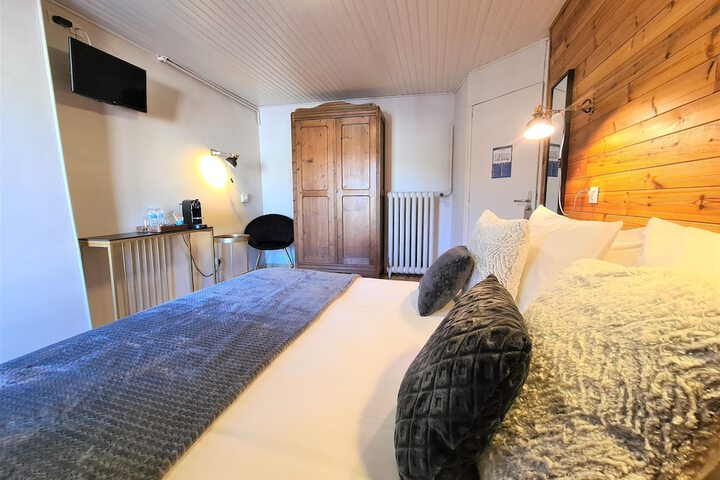Room 9 of 28