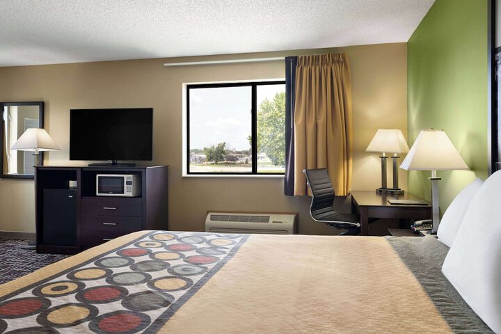 1 King Bed (9 of 17)