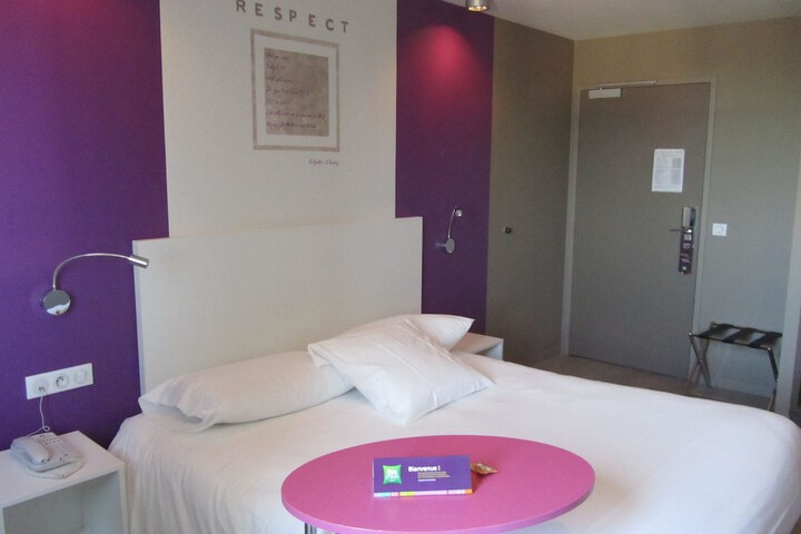 Room 4 of 60
