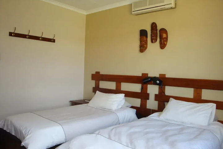 Room 4 of 15