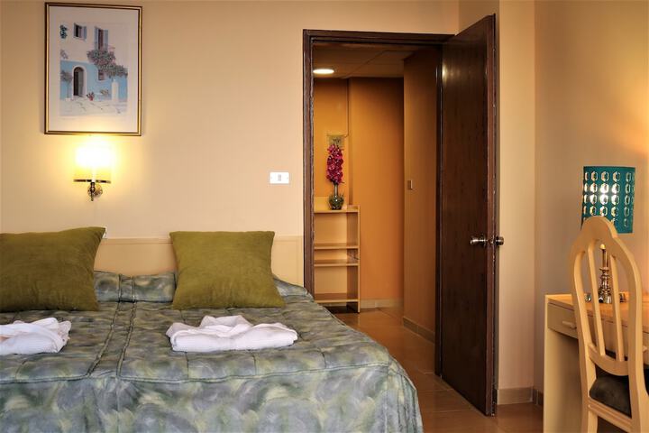 Room 7 of 40