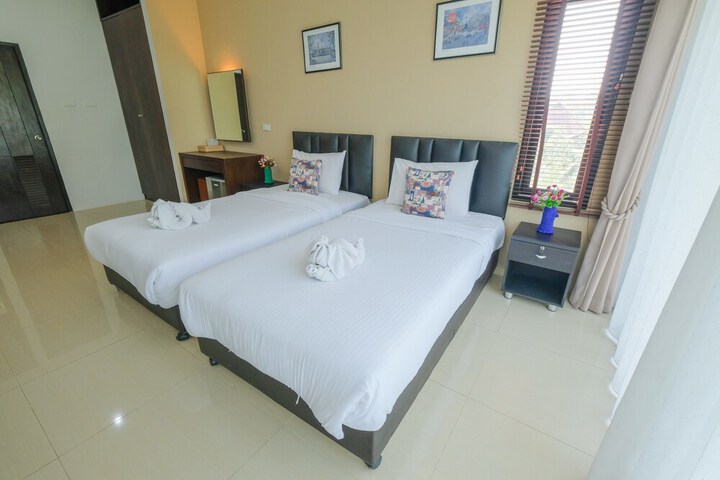 Room 9 of 30