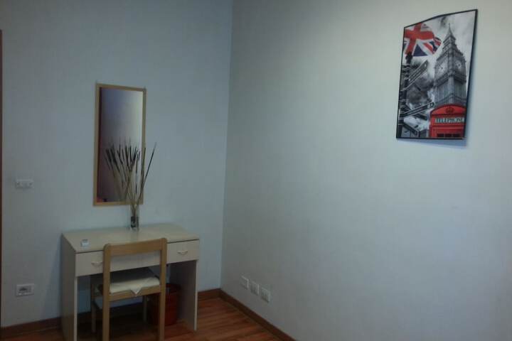 Room 5 of 51