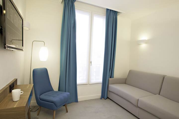 Room 28 of 48