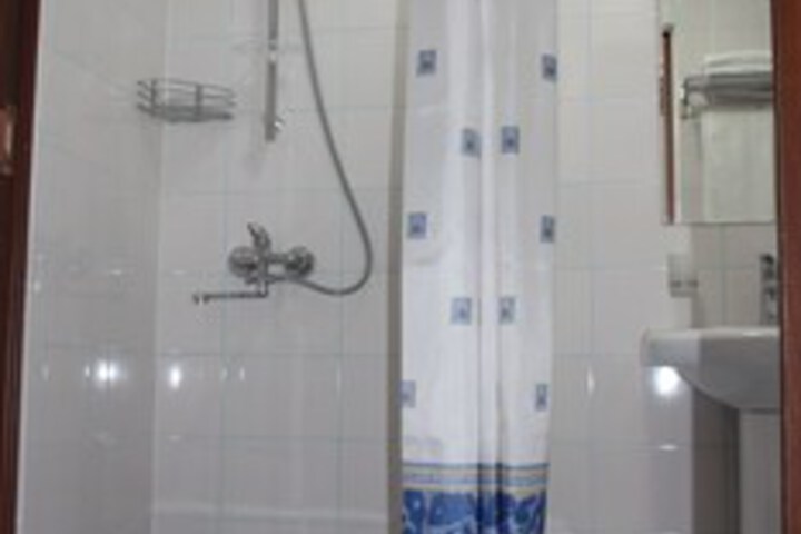 Room 4 of 25