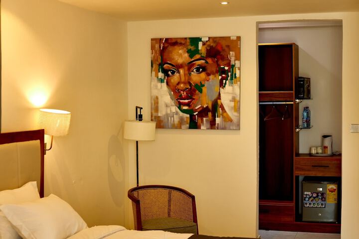 Room 40 of 144