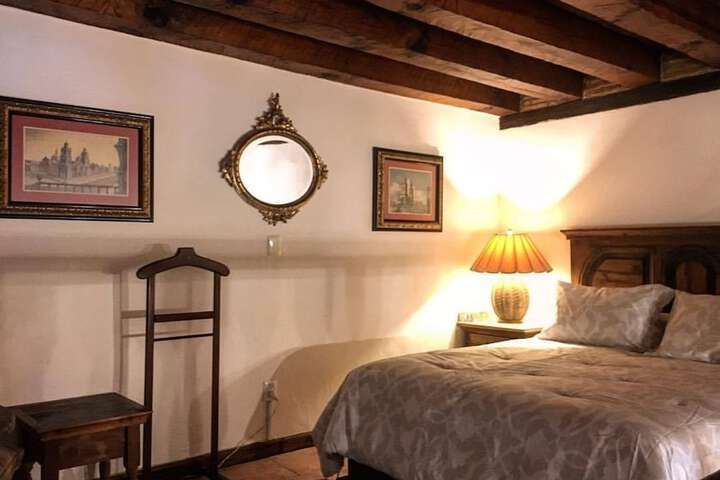 Room 9 of 34