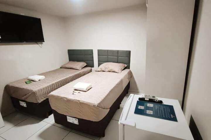 Room 7 of 16