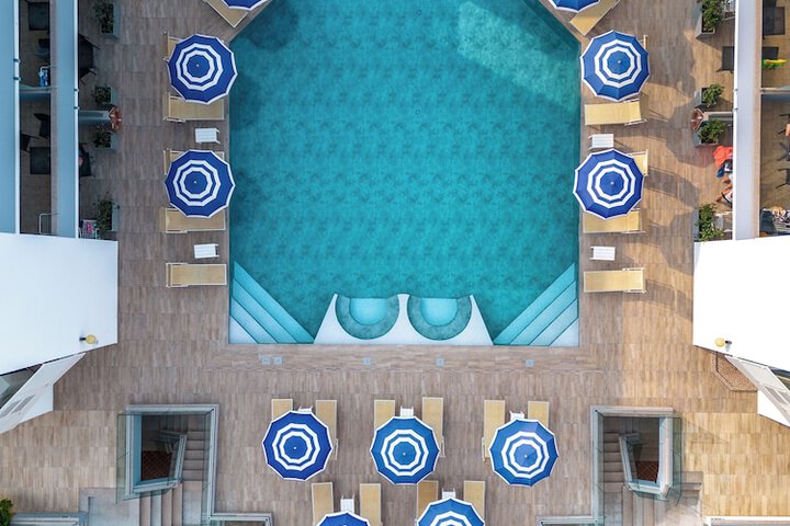 Pool 90 of 114