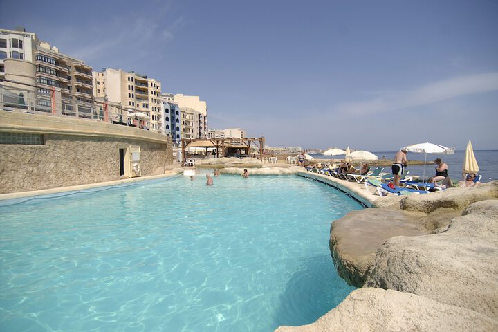 Pool 62 of 124