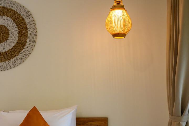 Room 93 of 200