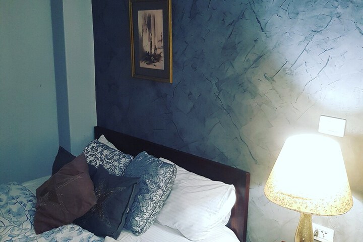 Room 25 of 38
