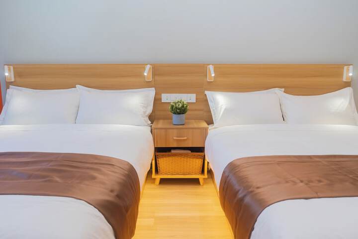 Room 10 of 46